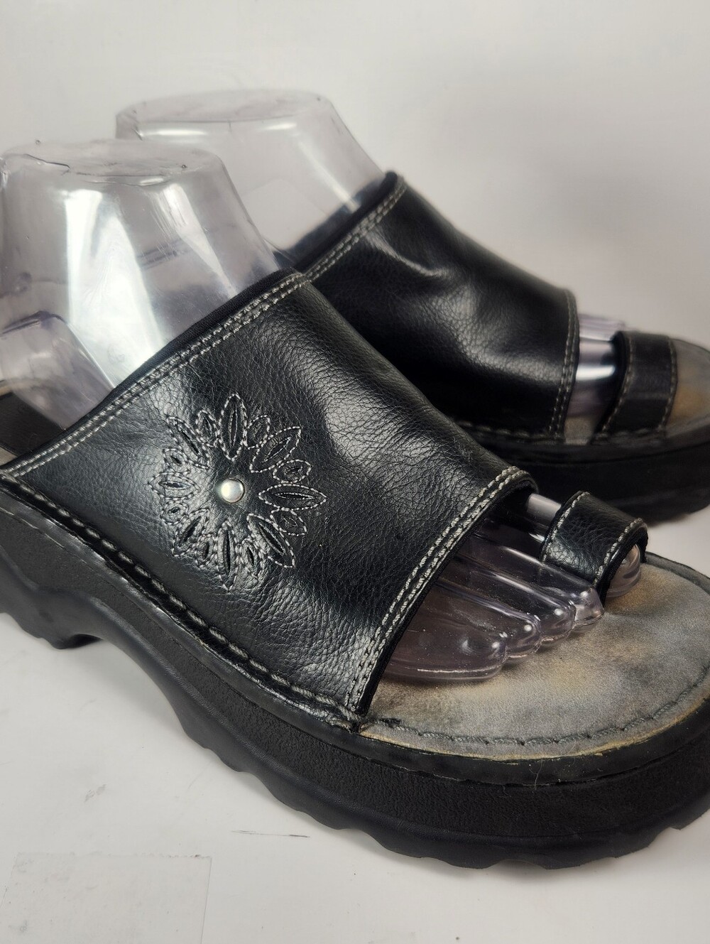 NO BOUNDARIES Women's Sandal Size 8.5 Black Vegan Y2K Wedge Shoe